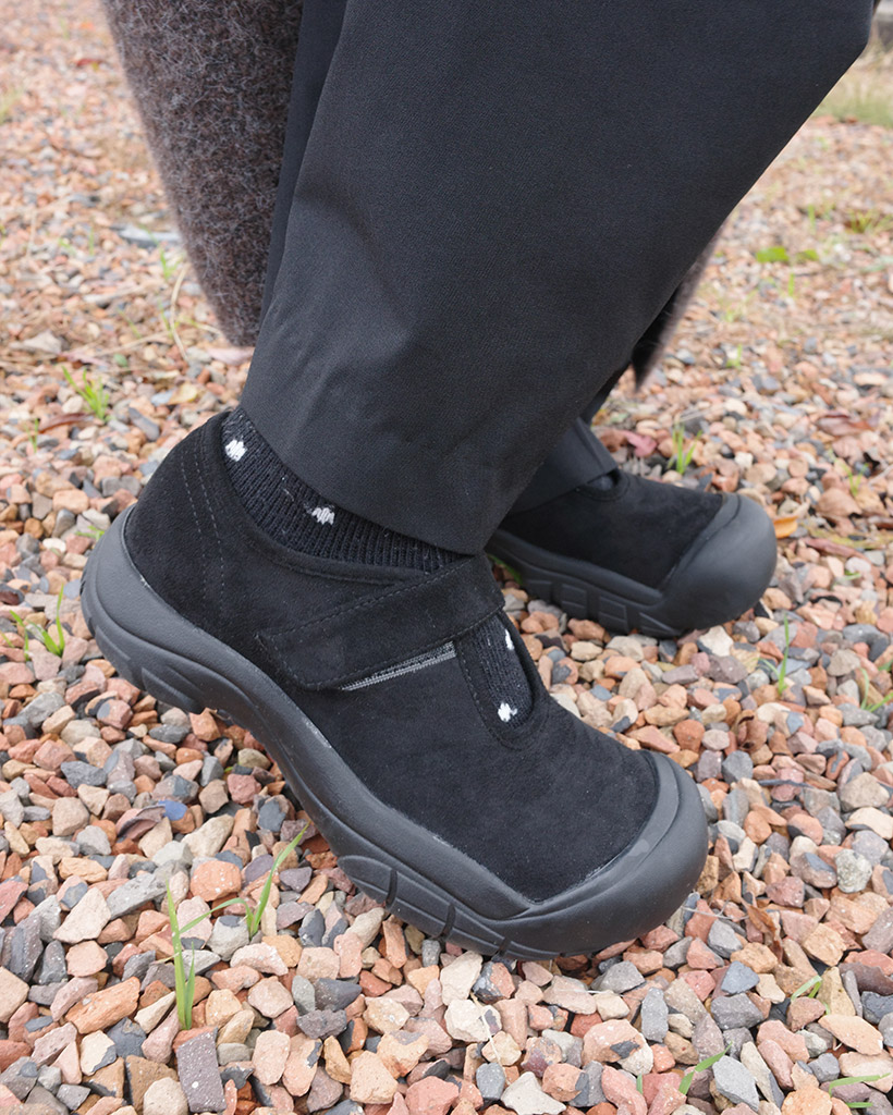 スエードスニーカー