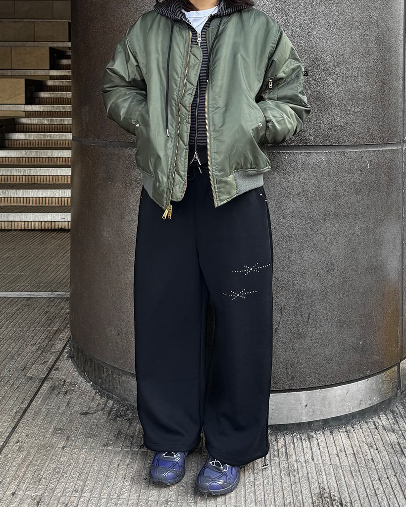 スタッズワイドパンツ