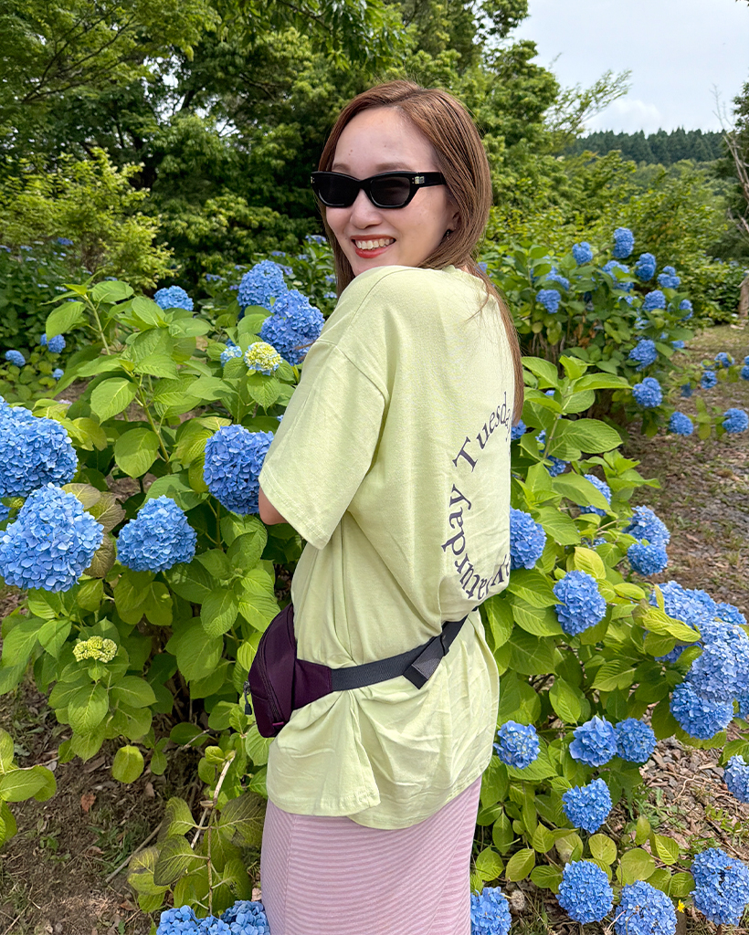 サイドキンクレタリングハーフスリーブTシャツ