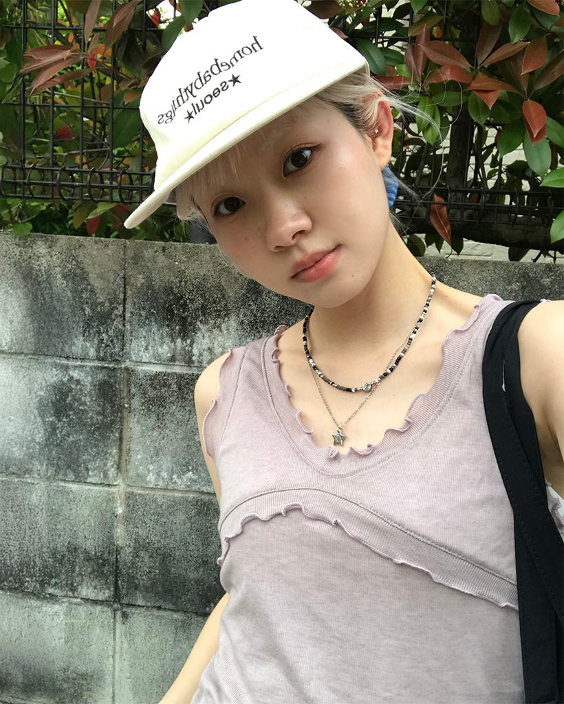 フリルネックレイヤードノースリーブ