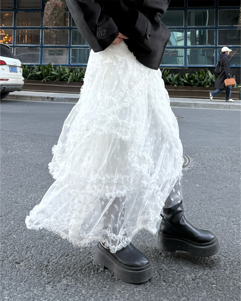 レースティアードロングスカート