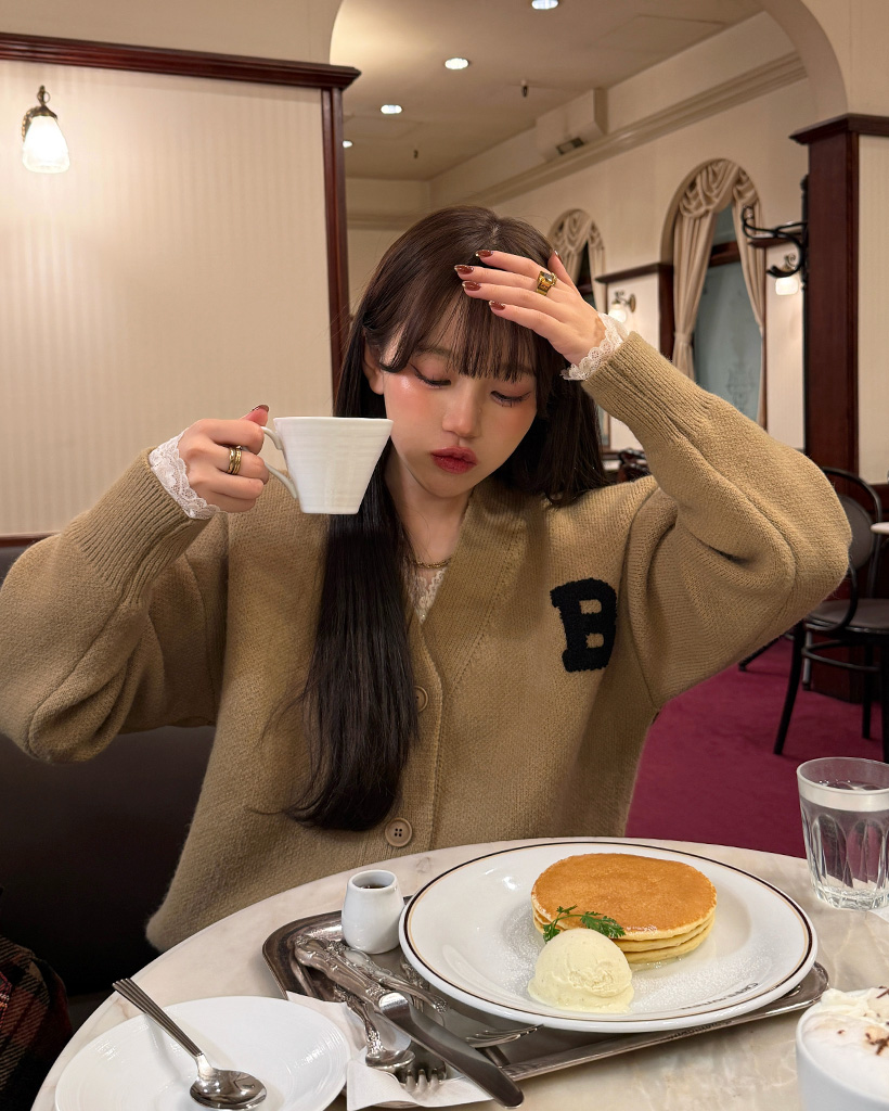 Bレタリングニットカーディガン