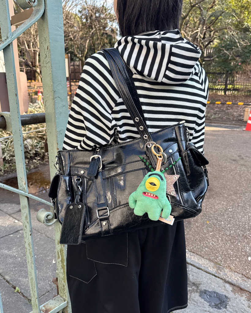 ベルトショルダースクエアトートバッグ