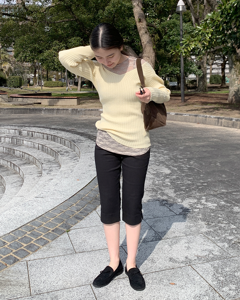 サイドスリットカプリパンツ