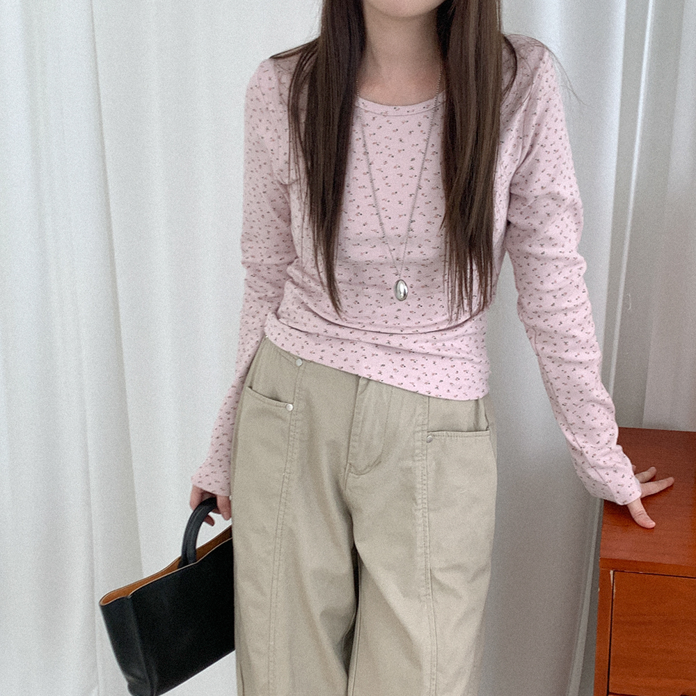 フラワー柄コットンTシャツ