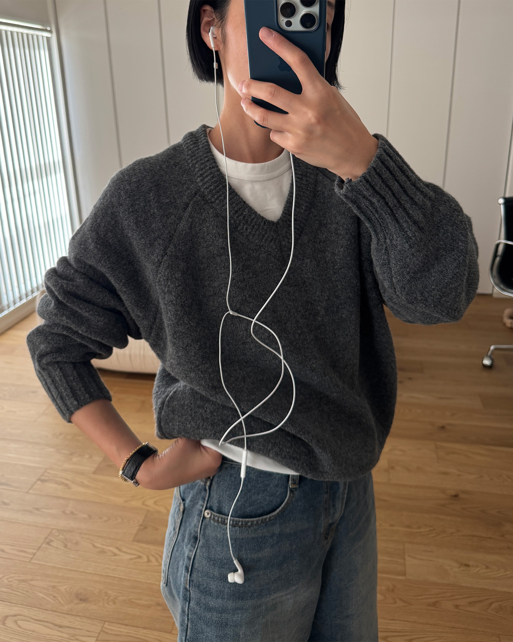 Vネックルーズフィットニット