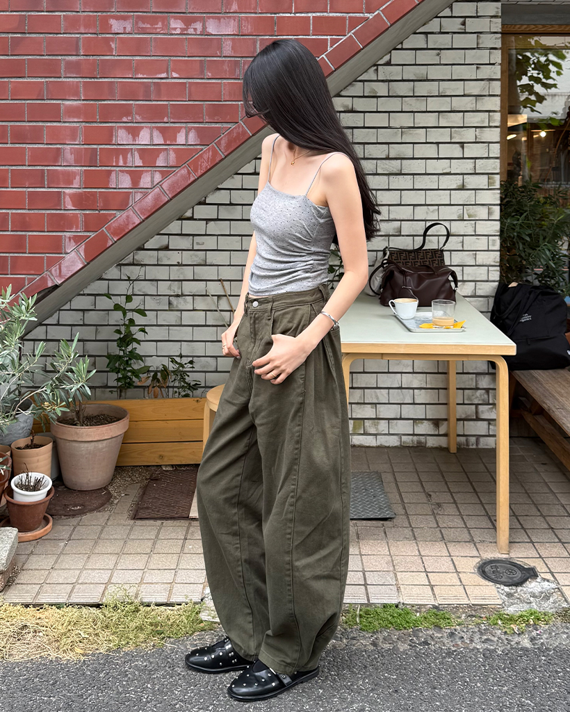 サイドタックワイトコットンパンツ