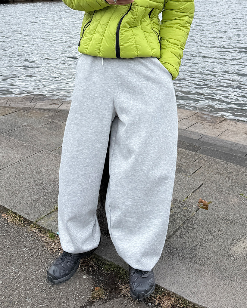 カーブワイドスウェットパンツ