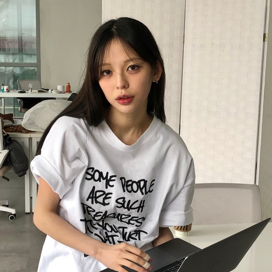 ラウンドネックレタリング半袖Tシャツ