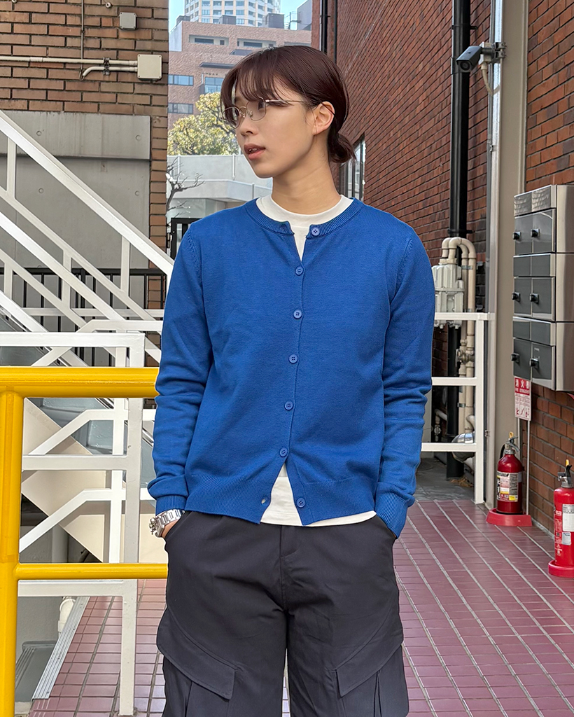 クラシックラウンドネックカーディガン