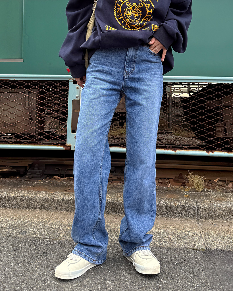 ウォッシュドワイドデニムパンツ