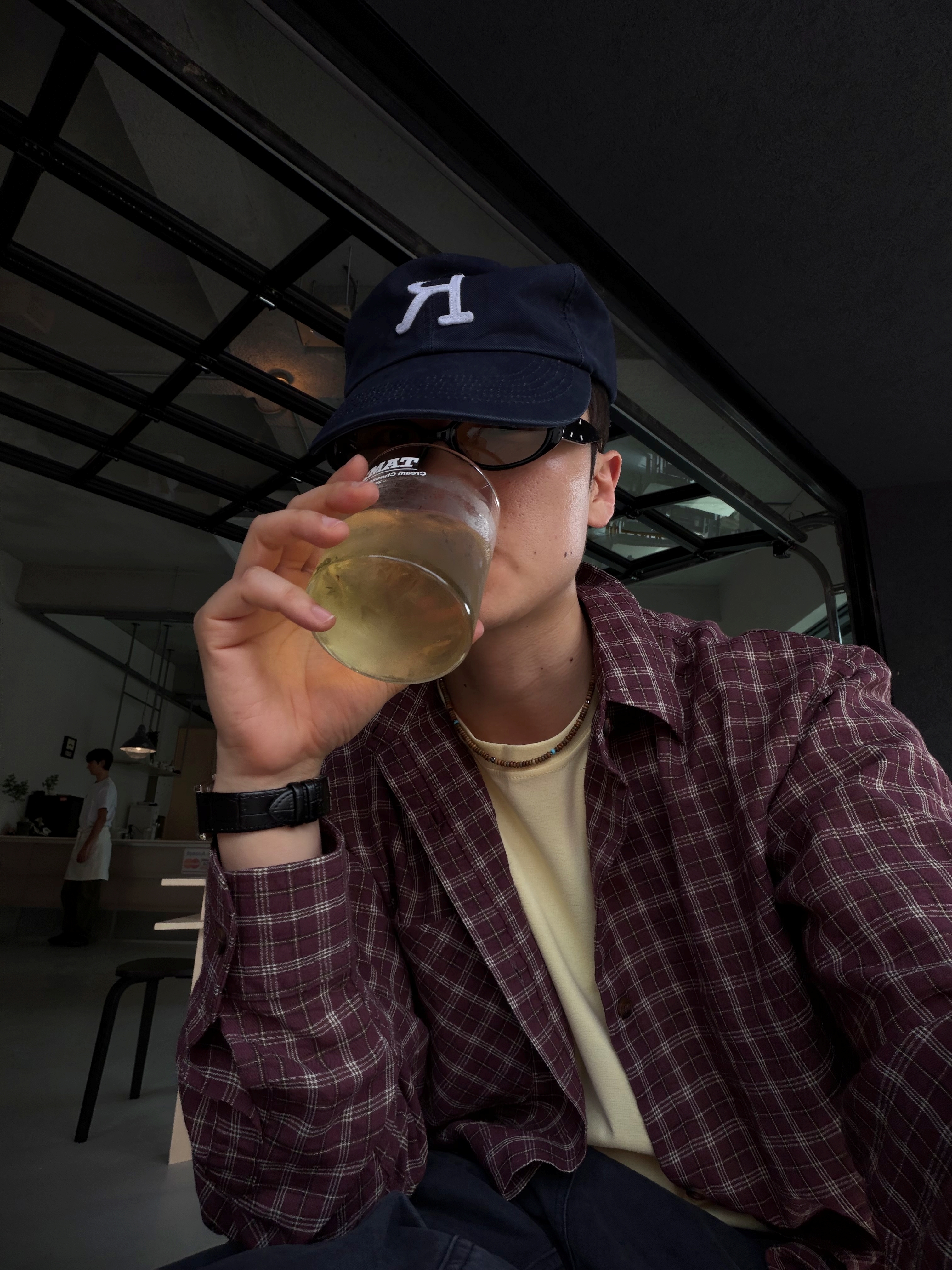 チェックシャツ