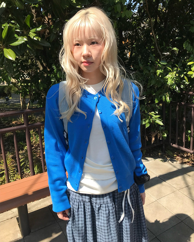 シンプルラウンドネックカーディガン