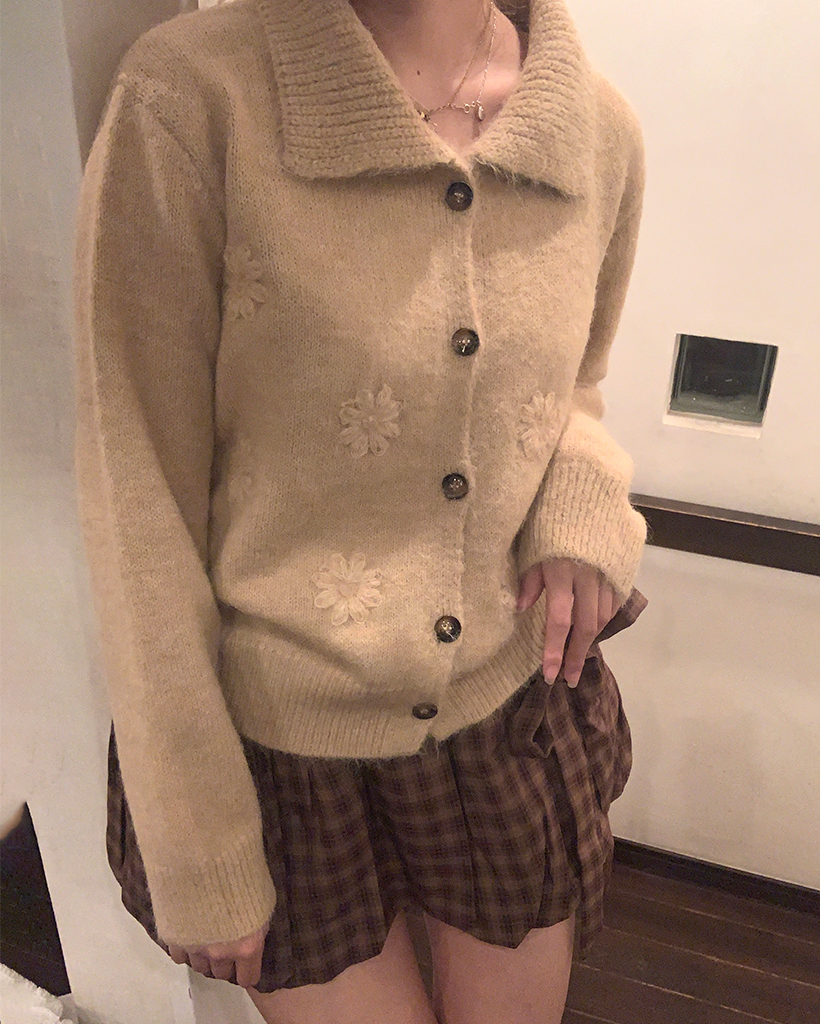 フラワー付きカラーカーディガン