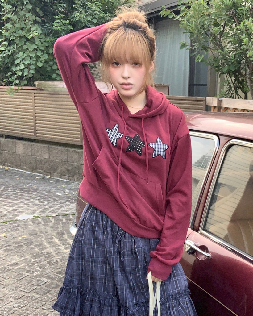 スリースターパッチ付きフーディ