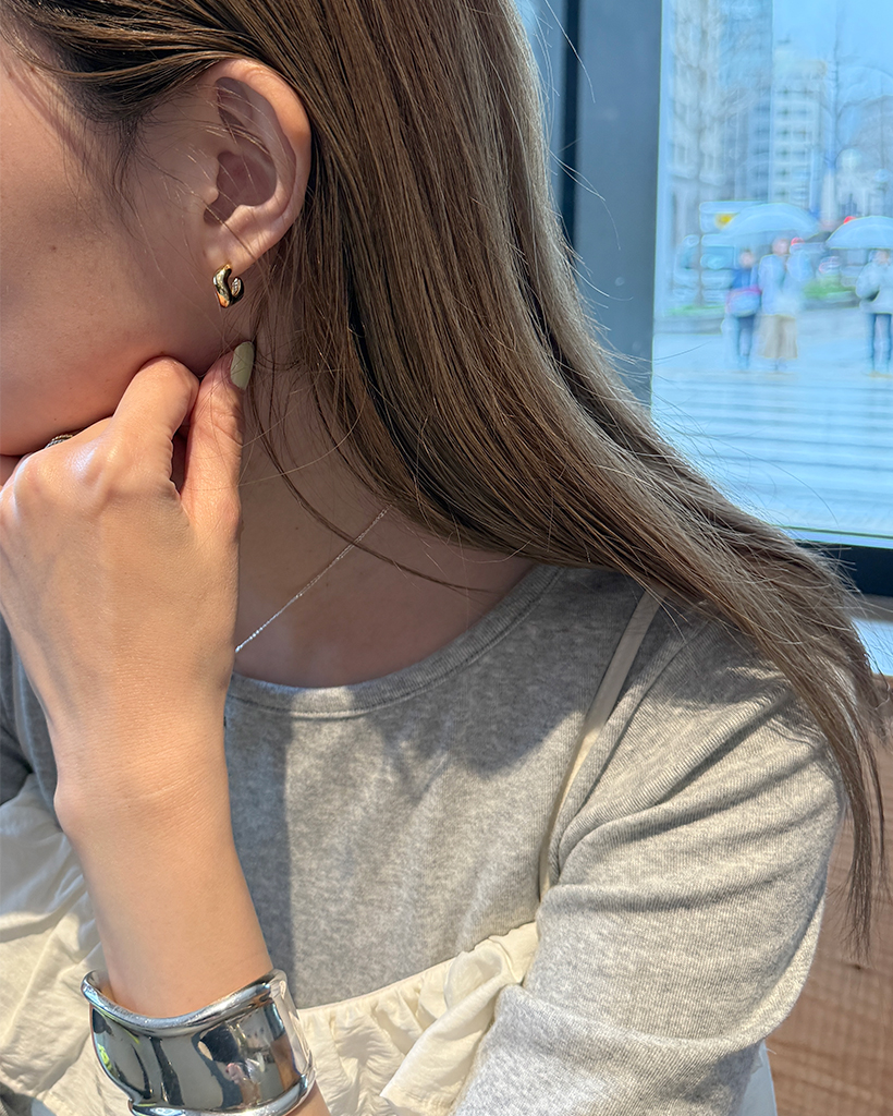 ボールドピアス