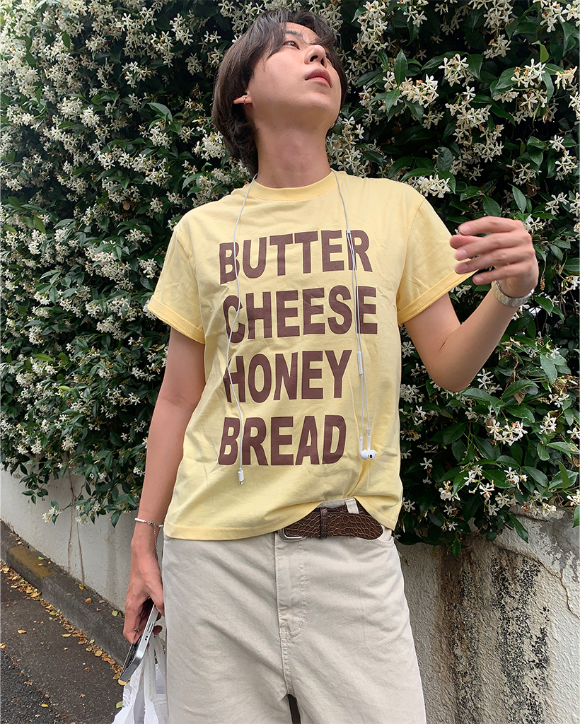 （ユニセックス）ワードフロントロゴ半袖Tシャツ