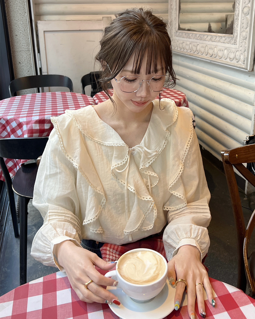 フリルリボンブラウス