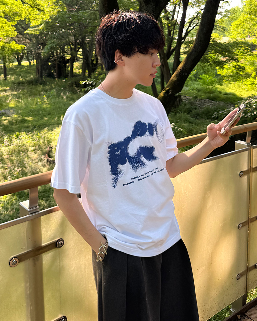 （ユニセックス）スプレーユニークデザインハーフTシャツ