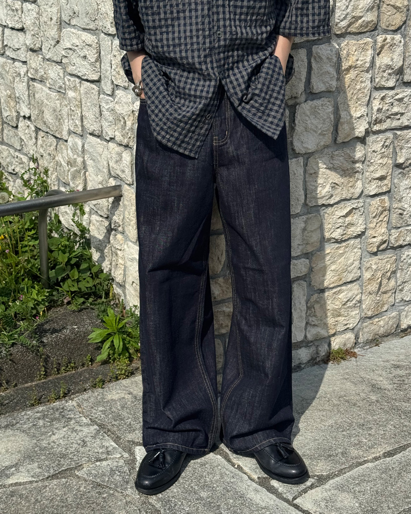（ユニセックス）ノンフェードワイドローデニムパンツ