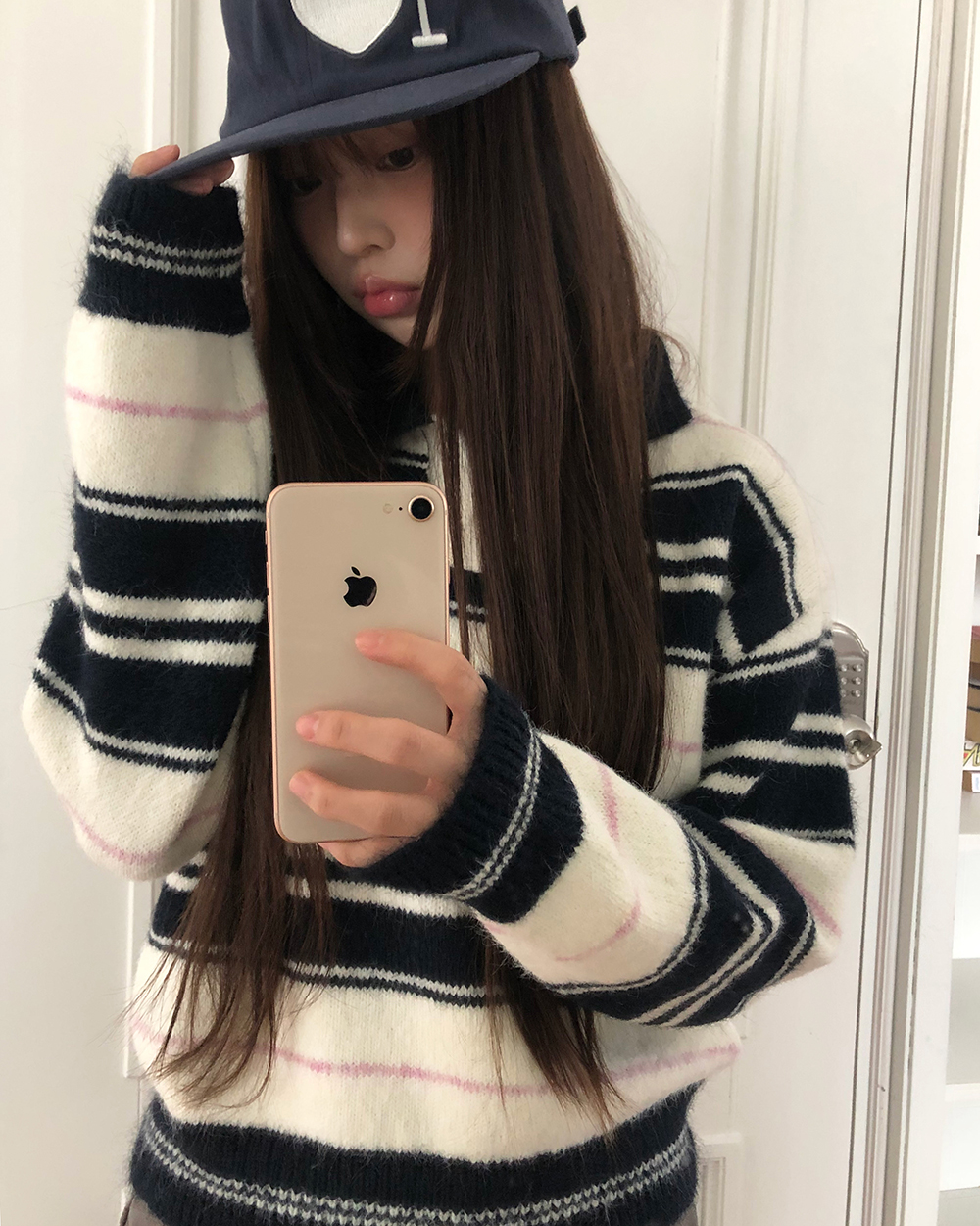 ストライプバイカラーニット