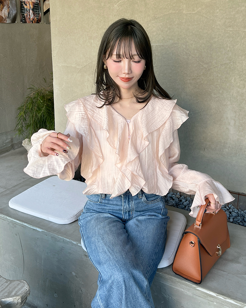 ラッフルフリルVネックブラウス