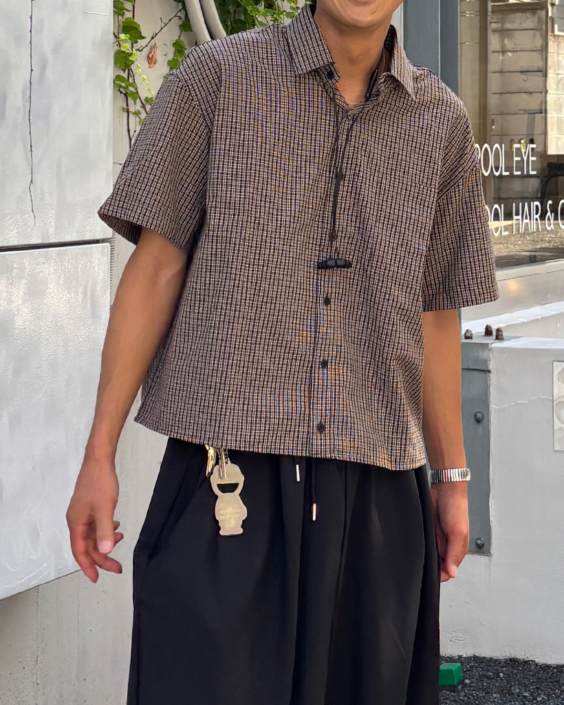 （ユニセックス）クロップド チェックシャツ