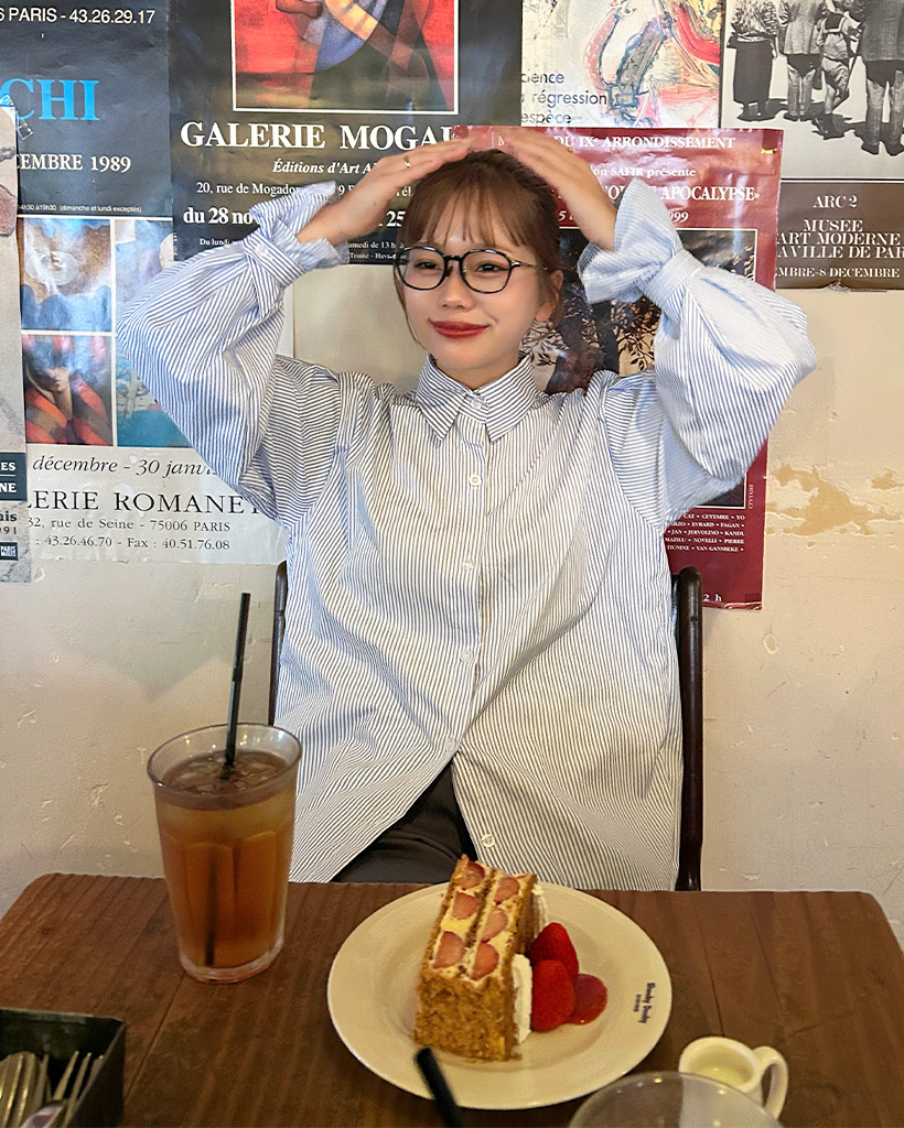 パフスリーブストライプブラウス