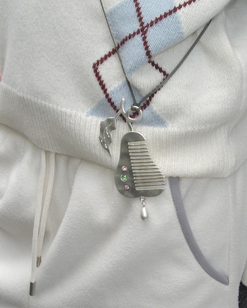 Pear Brush Bag (Silver)