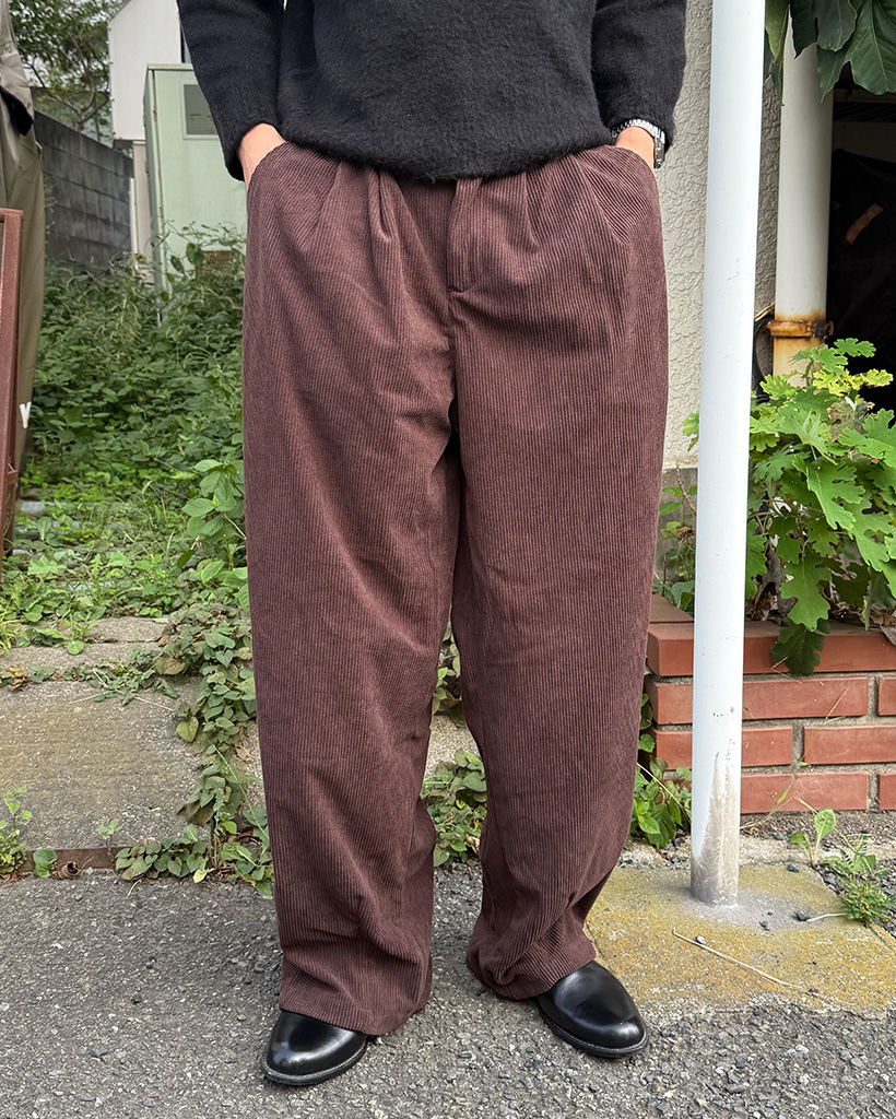ピンタックコーデュロイパンツ