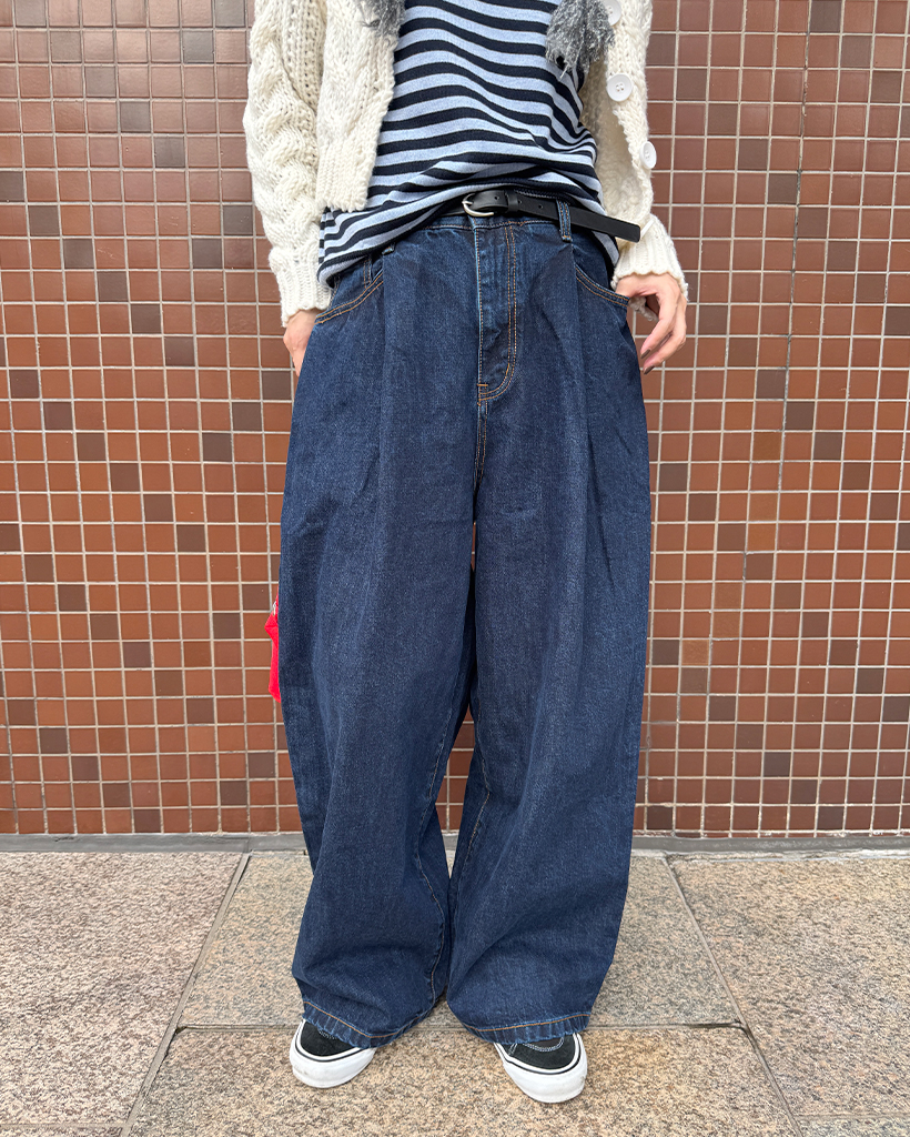 バルーンフィットワイドピンタックデニムパンツ