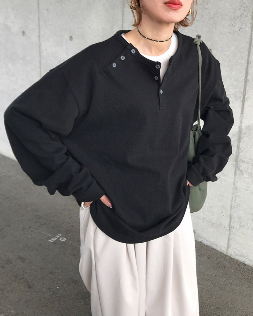 ヘンリーネックロングスリーブTシャツ