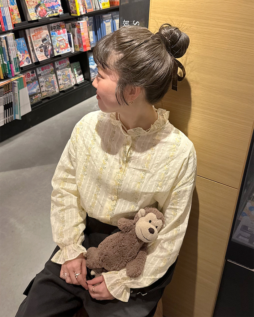 小花柄ストライプフリルブラウス