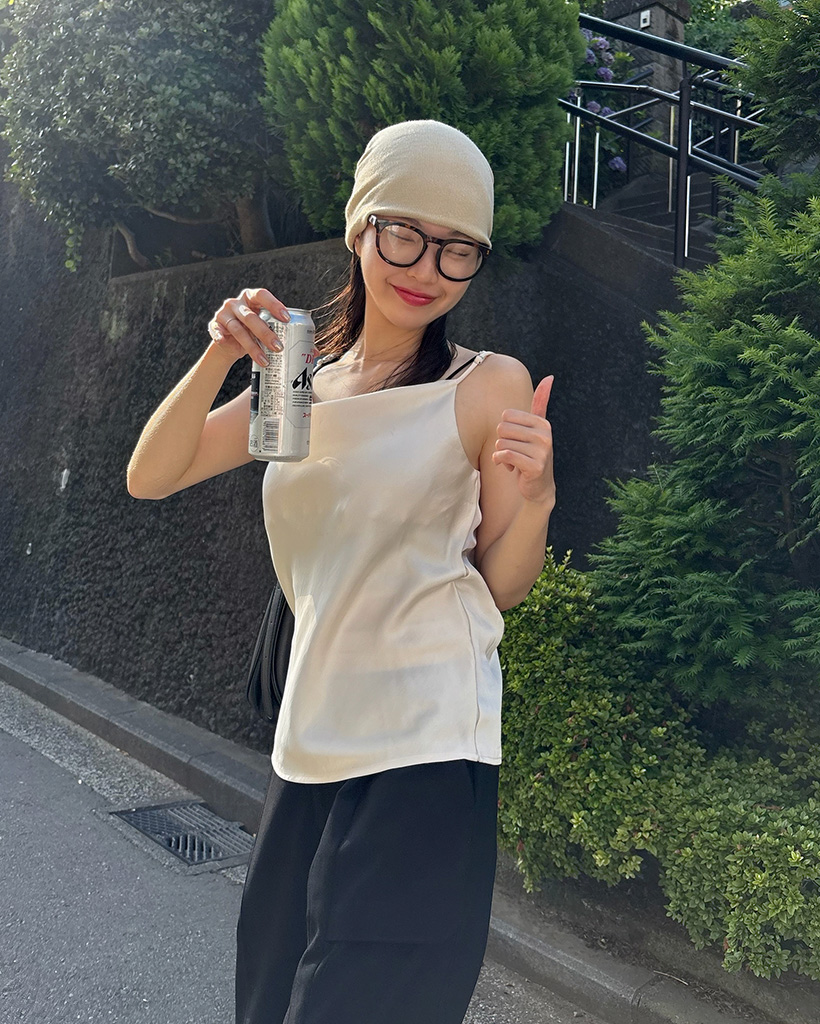 サテンストラップノースリーブトップス