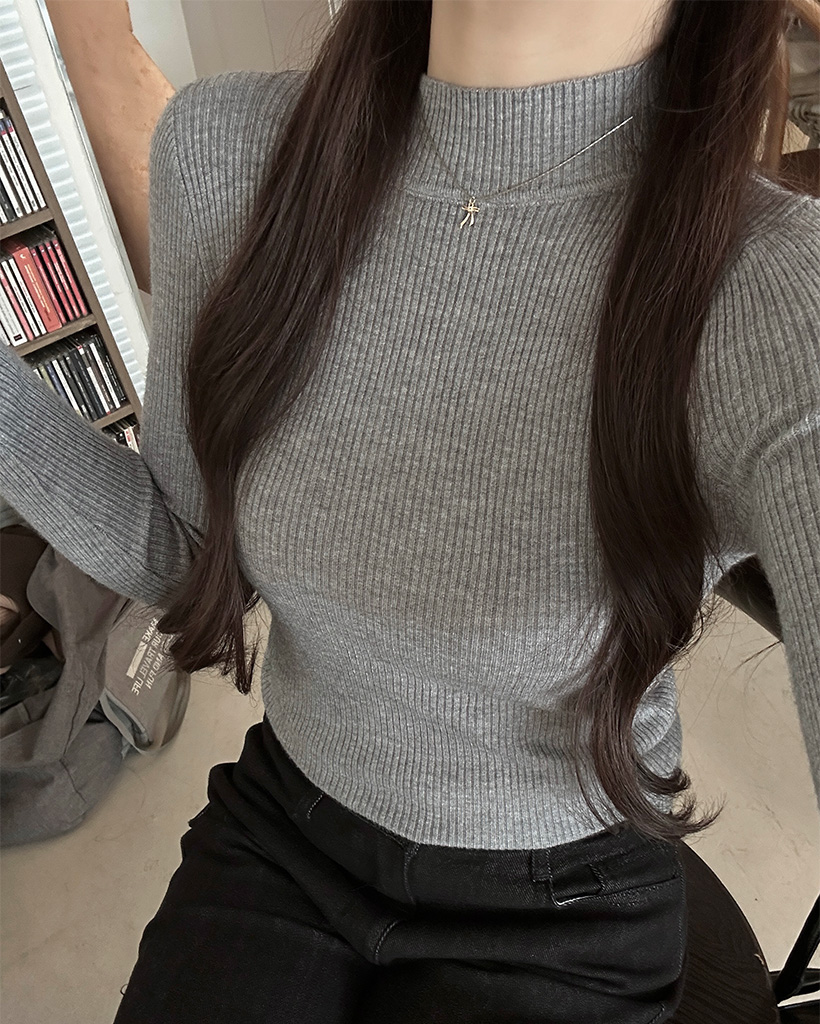 ハーフネックリブニット