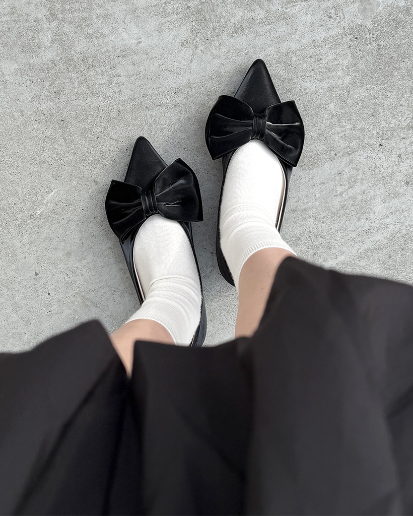 リボンスポインテッドトゥプラットシューズ