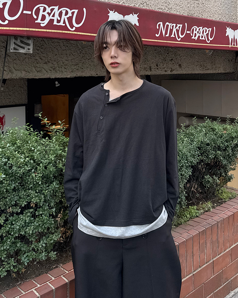 斜線ヘンリーネックポイントボタン長袖Tシャツ