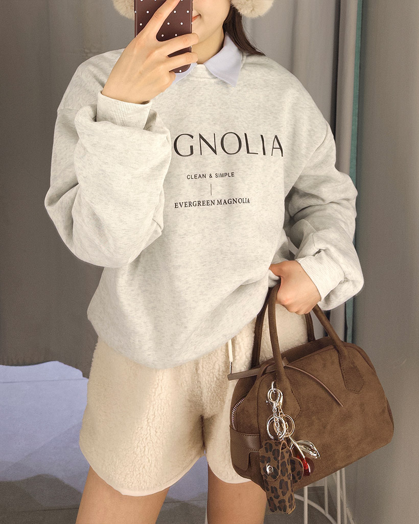 メグノリアレタリングスウェットシャツ