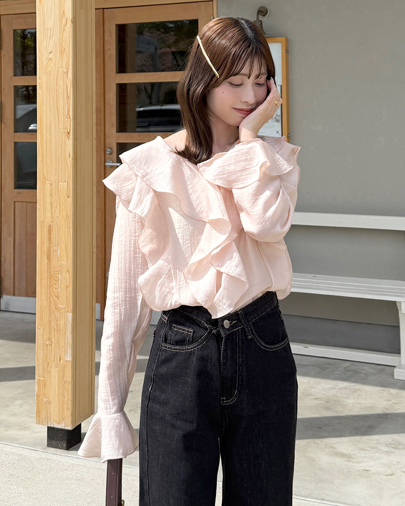 ラッフルフリルVネックブラウス