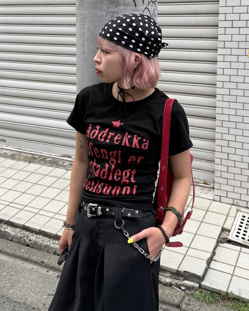 ヴィンテージレタリングスリムフィット半袖Tシャツ