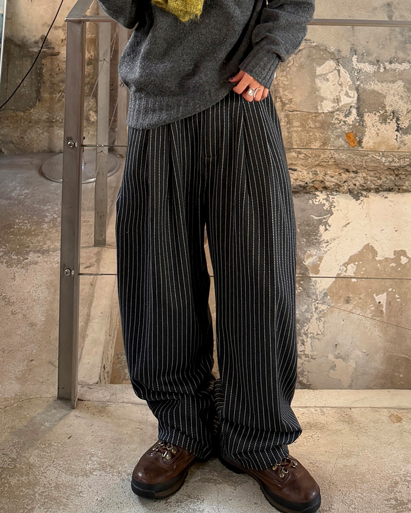 ストライプカーブタックスラックス