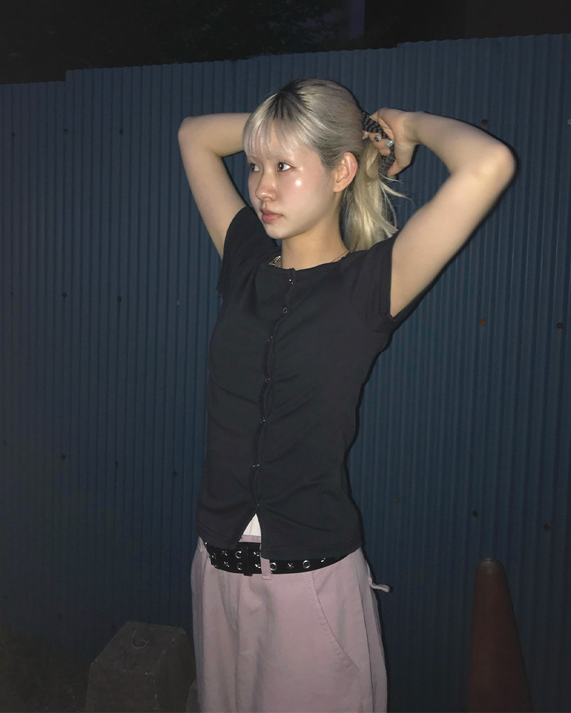 アシンメトリーボタンカーディガン