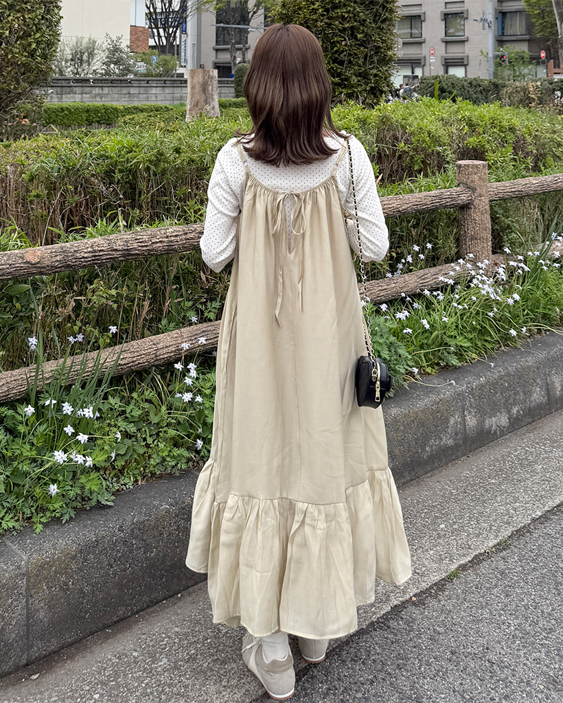 バックリボンシャーリングスリーブレスロングワンピース