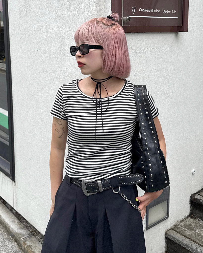 シンプルボーダースリムフィット半袖Tシャツ
