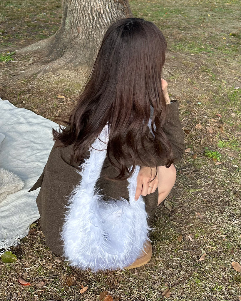 ファーショルダーバッグ