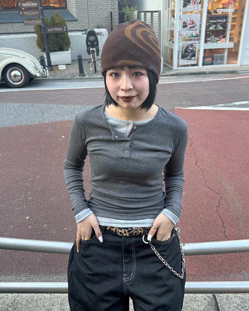 ハーフオープンネックスリムフィットレイヤードTシャツ