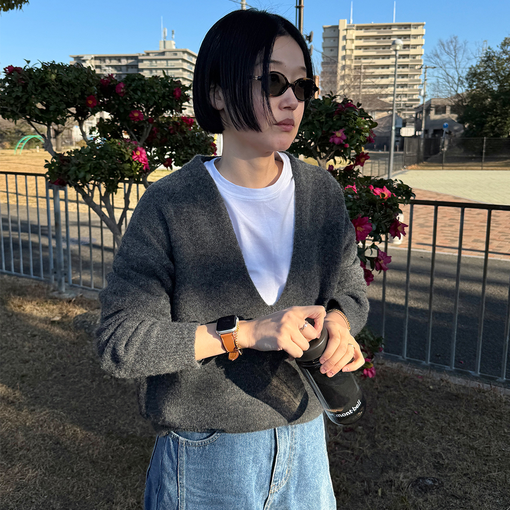 ディープVネックニットセーター | ファッション通販サイト NUGU