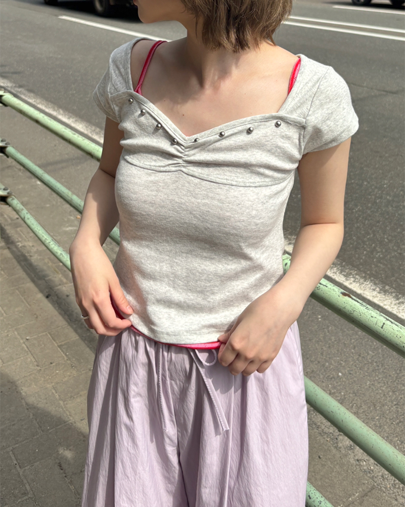 スタッズポイントショートスリーブTシャツ