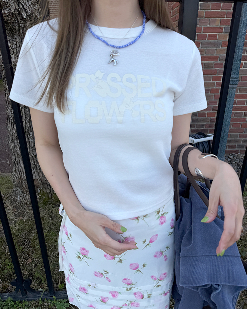 フラワープリントレタリングショートスリーブTシャツ