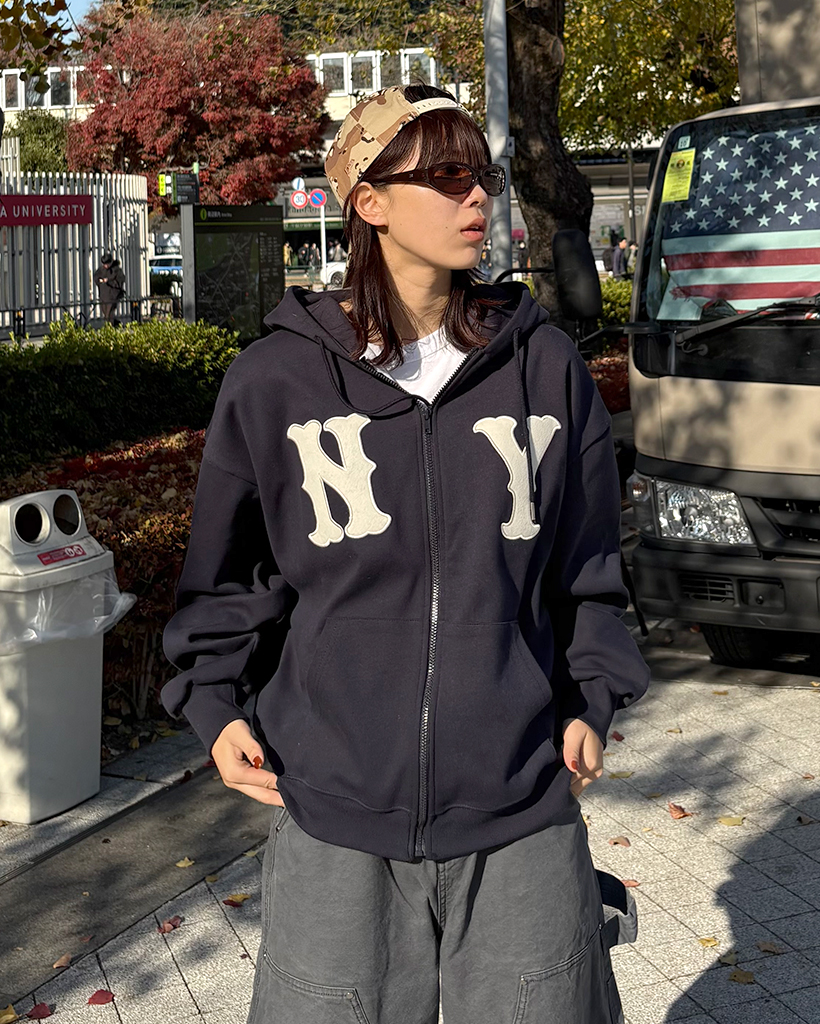(ユニセックス)ルーズフィットNYフード付きジップアップ